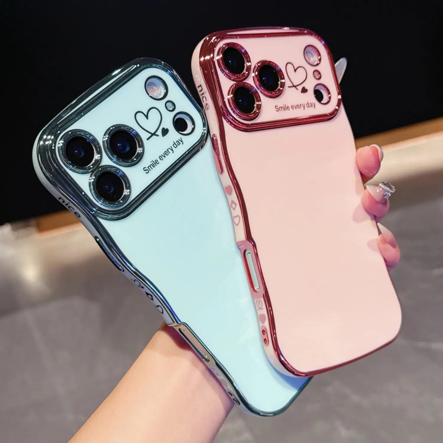 Étui Magnétique de Luxe à Placage Ondulé pour iPhone 15