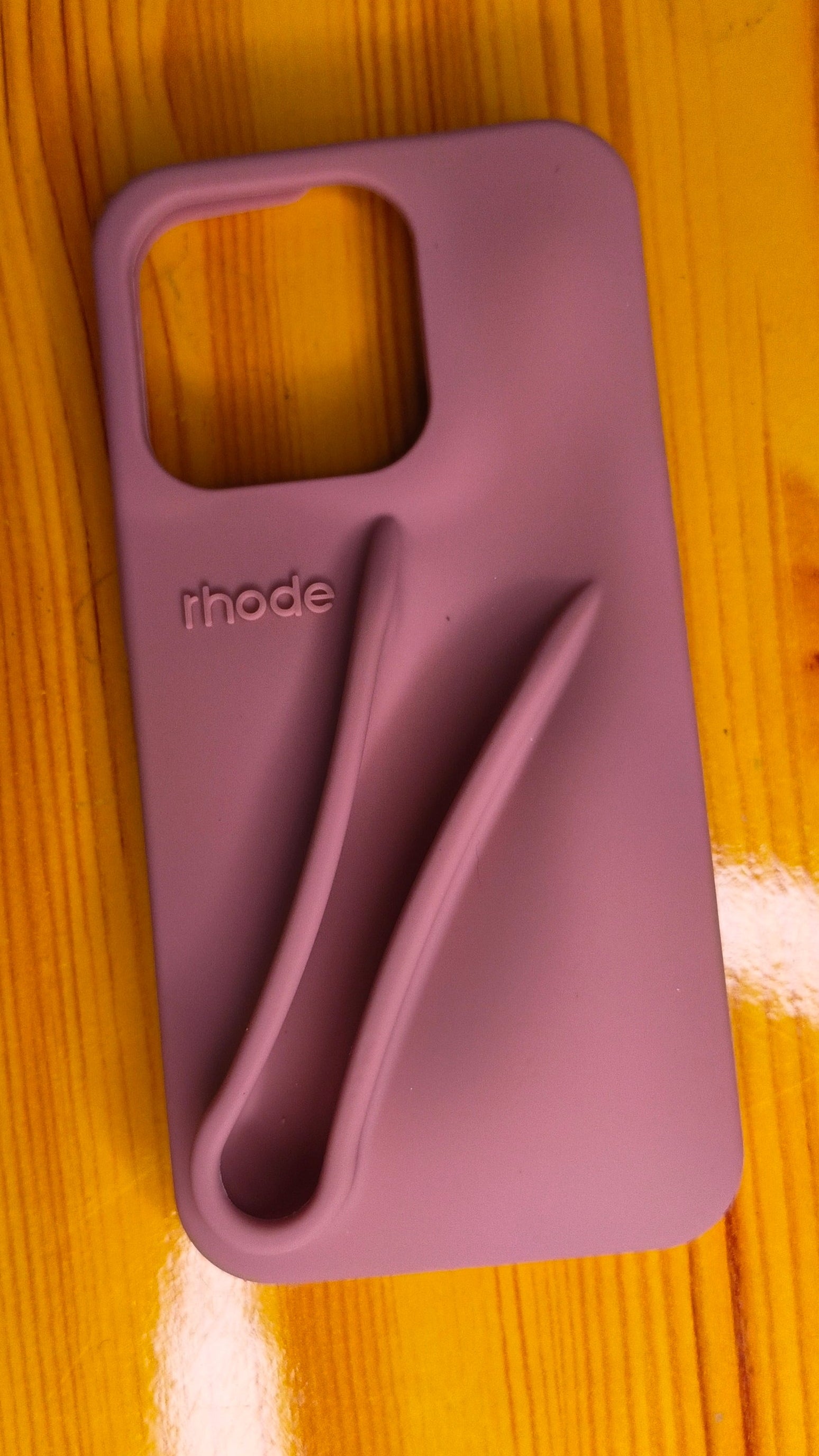 Coque de téléphone tendance en silicone gris avec support rouge à lèvres et ruban pour iPhone 14 Pro Max – Étui pratique et élégant